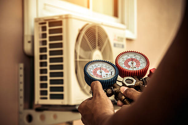 Professional Air Conditioning Service technician working in Aberdeen, WA